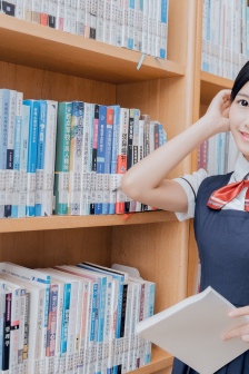坐在学长的紫根上写作业视频